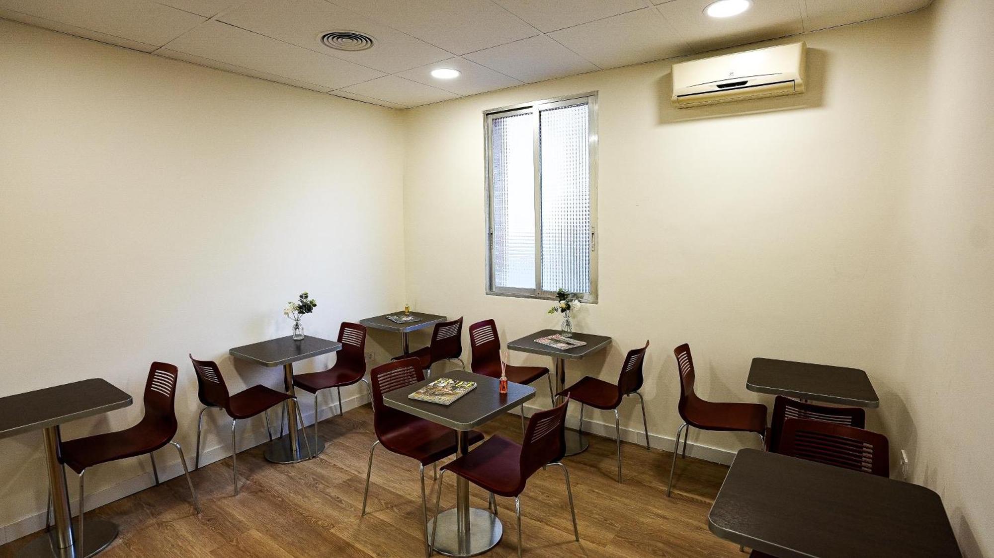 Fit Hostel Мадрид Экстерьер фото